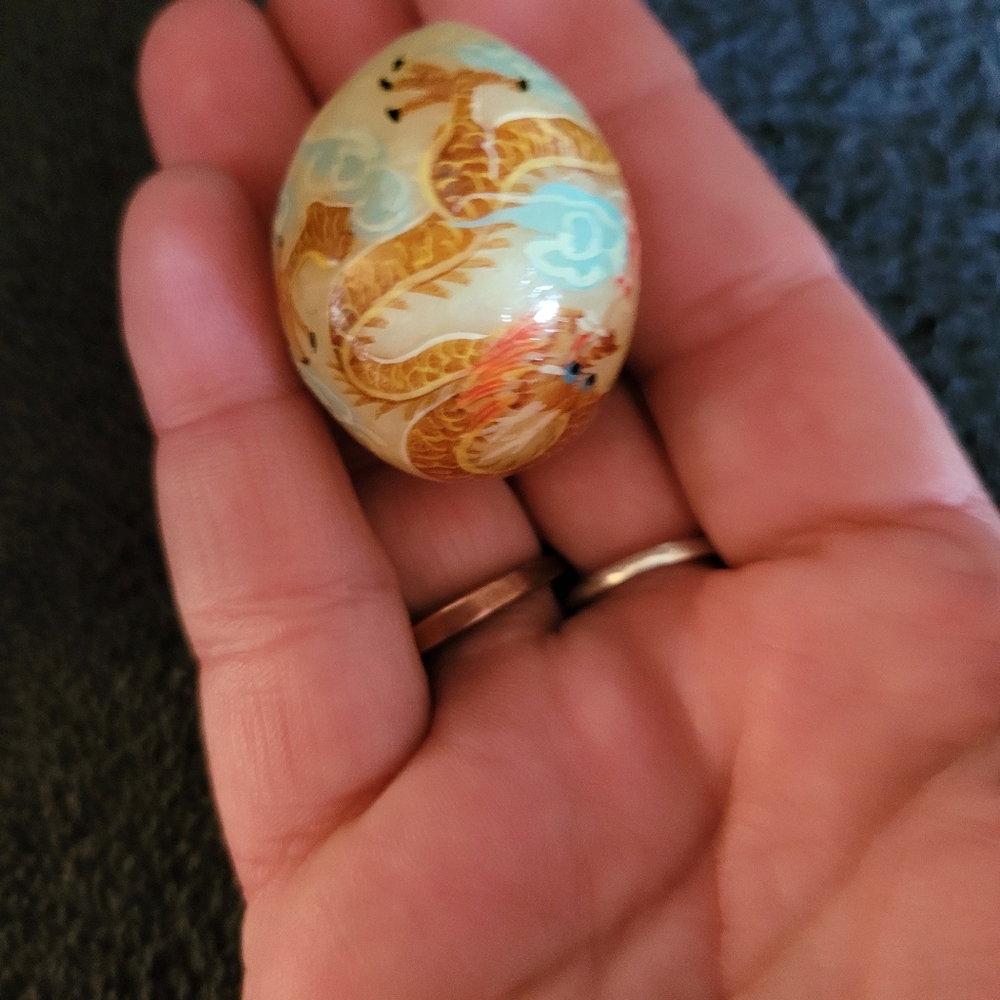 Stone egg - Picture 3 of 5